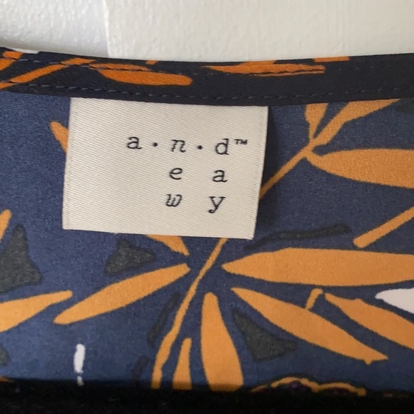 ⭐️A new day wrap strapless blouse size M - Picture 2 of 2